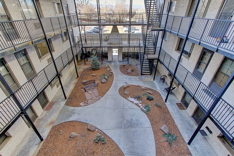 Lynnewood Courtyard Lynnewood Courtyard